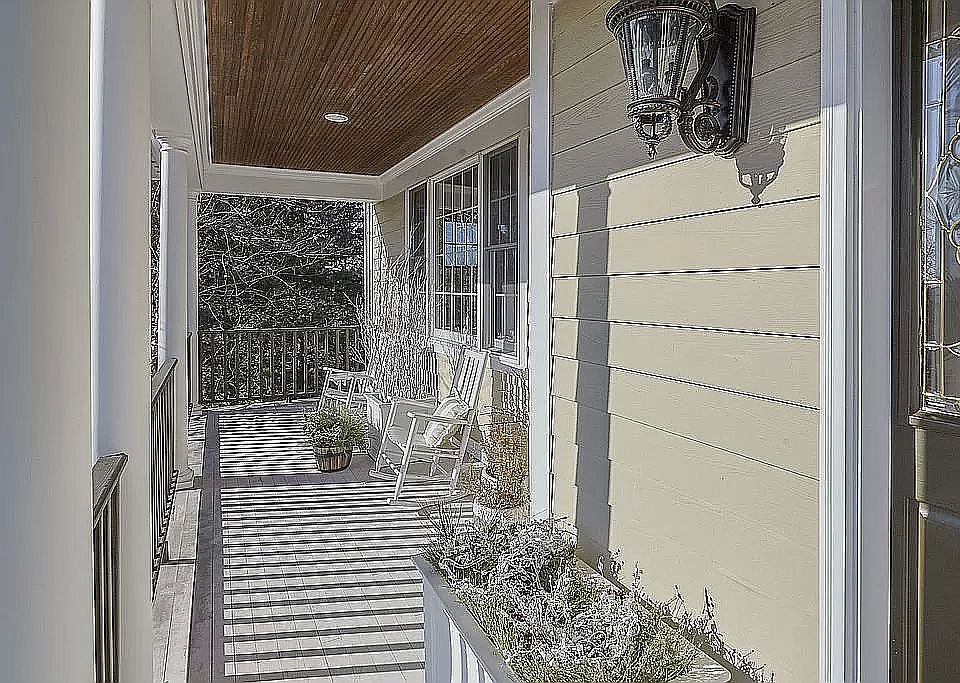 1st image of 9 Roosa Ln