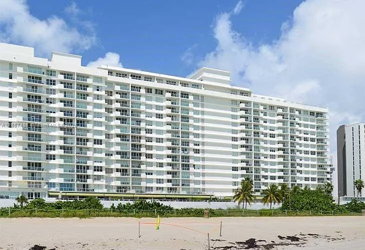 5601 Collins Ave #1115 — Photo 11