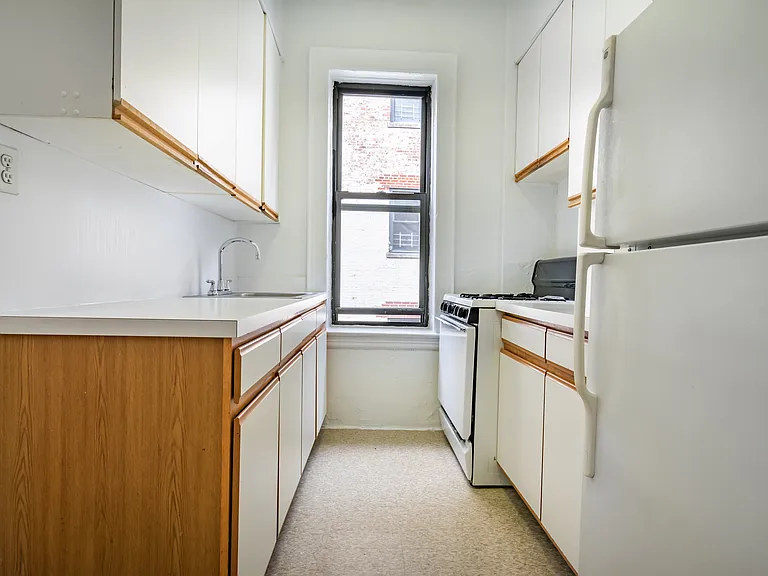 189 Claremont Ave #65 — Photo 5