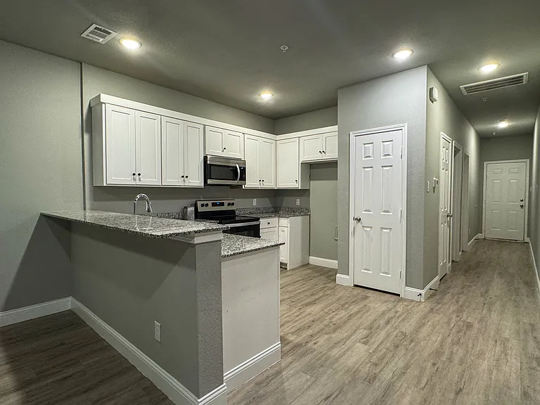 2311 Abilene St — Photo 2