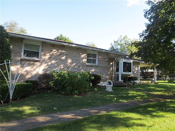 2nd image of 220 E Chestnut St #238
