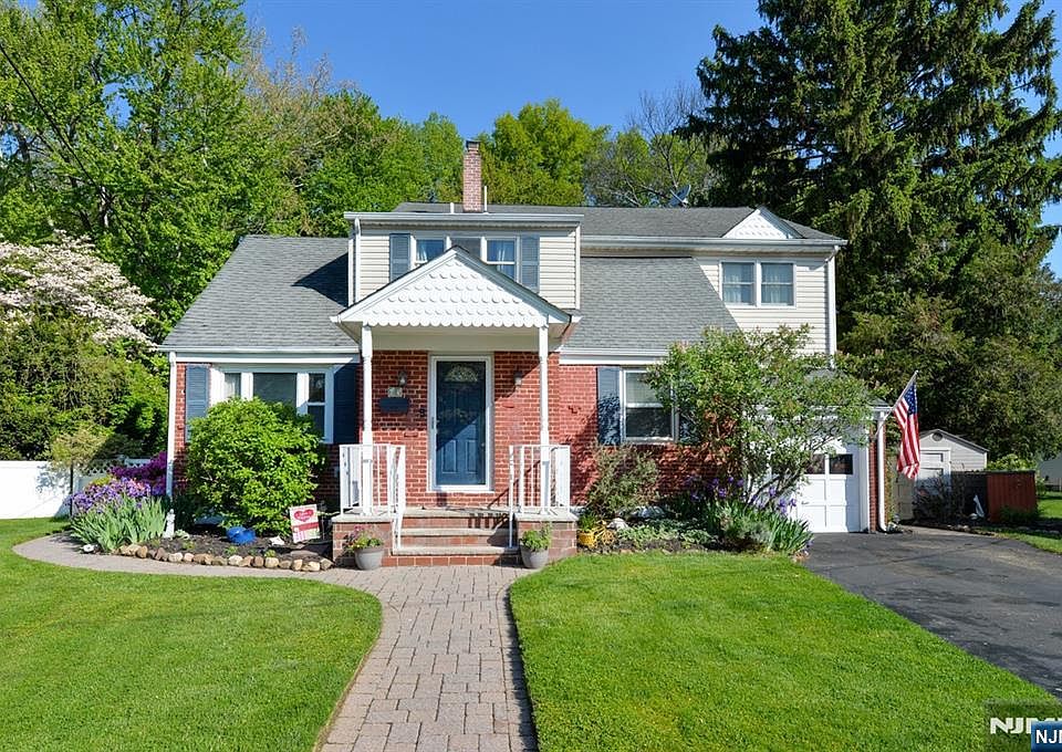 1st image of 65 Clover Ct