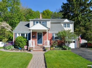 65 Clover Ct, New Milford, NJ 07646
