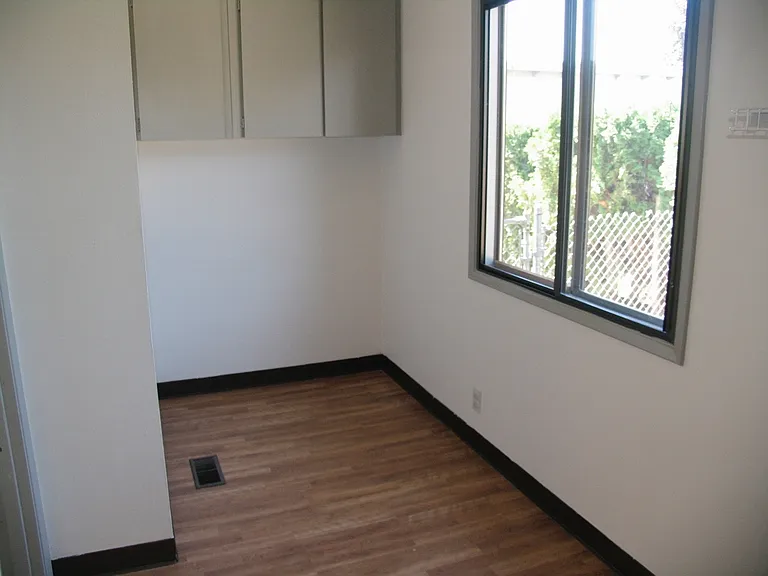 1154 NE Birchaire Ln — Photo 14