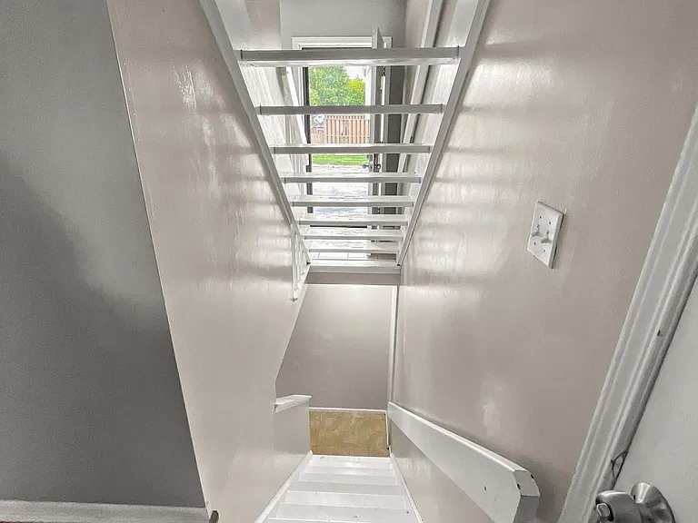 4961 Singleton Dr — Photo 14