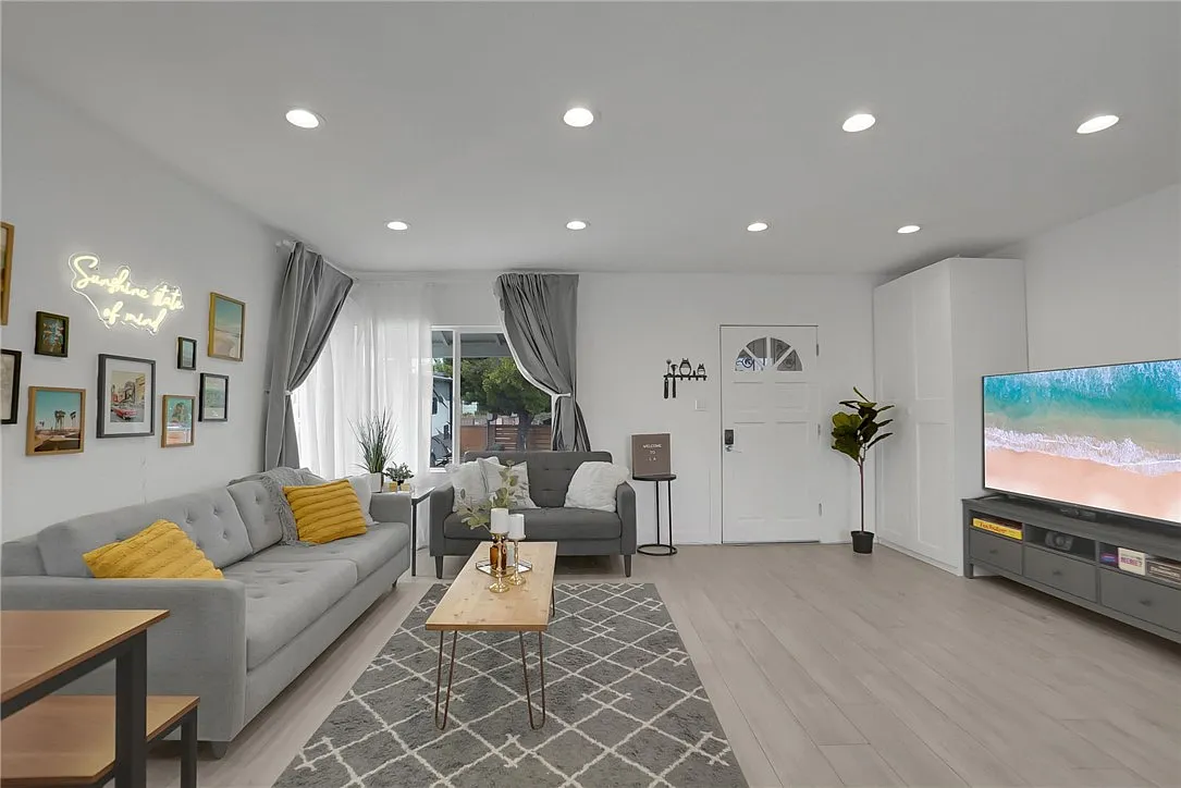3 bed, 1191 sqft, $4,800 — Photo 3
