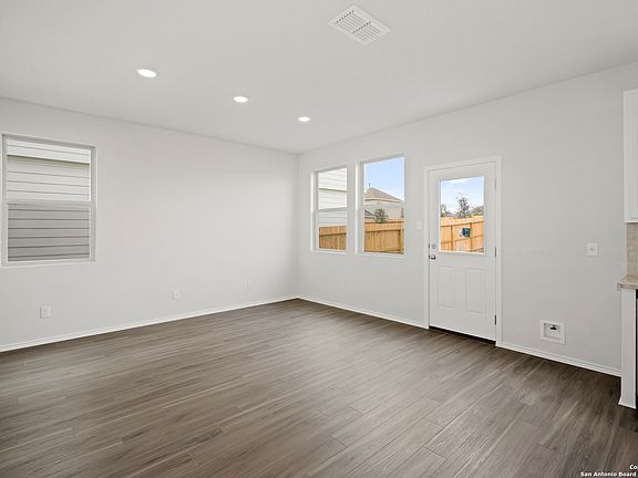4th image of 4927 Sandstone Way