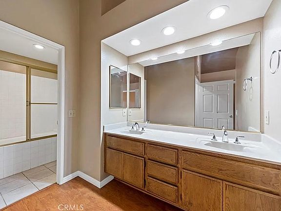 5th image of 972 Sandstone Dr