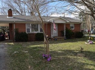 203 High St W, Mc Ewen, TN 37101