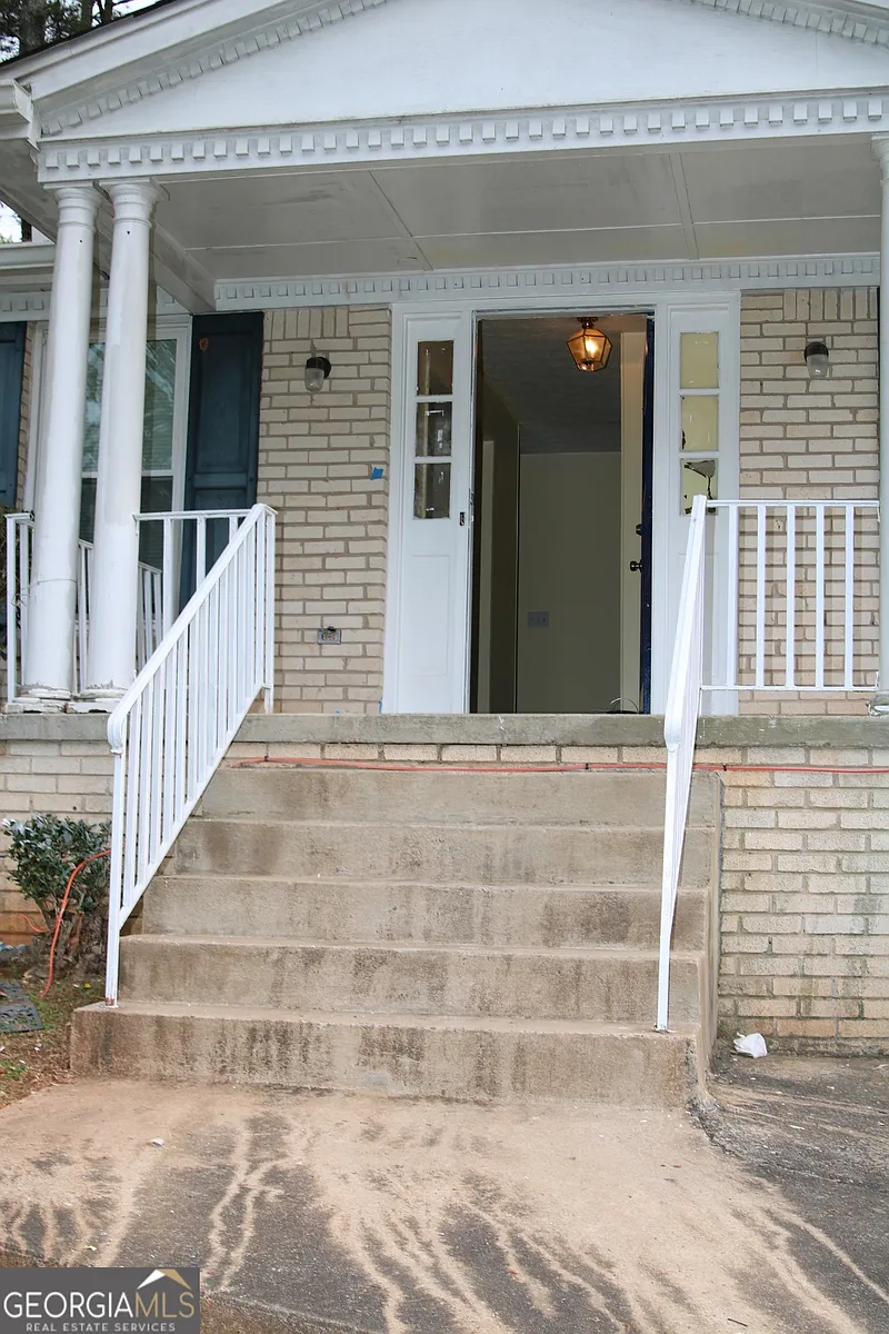 Building Photo - 4001 Stoneview Cir