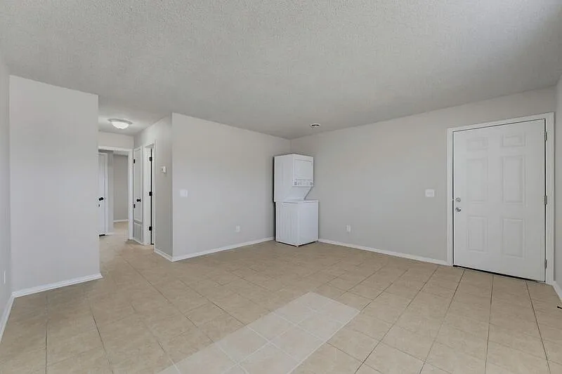 2 bed, 1.0 bath, 900 sqft, $975 — Photo 4