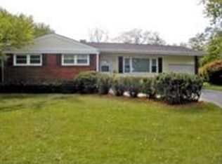 1524 N Fernandez Pl, Arlington Heights, IL 60004