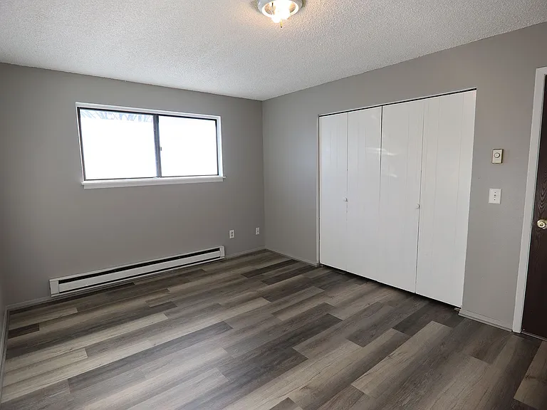 713 Halbert St — Photo 9
