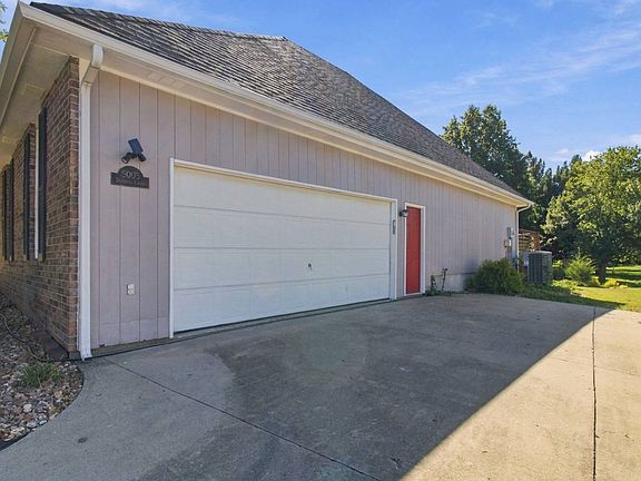 20th image of 5005 Dogwood Cir