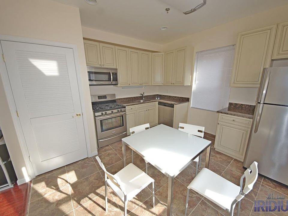 1st image of 56 S Walnut St APT 202