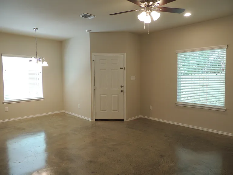 Cottage Pointe — Photo 12