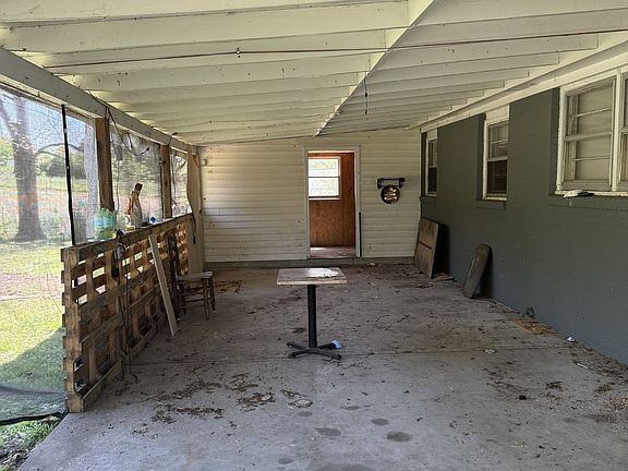 3rd image of 954 Short Mountain Rd