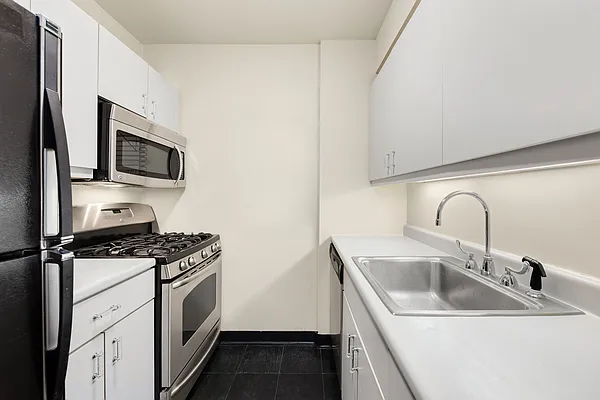 Rented by Douglas Elliman | media 13