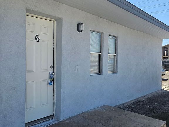 4th image of 2238 E Polk St #6