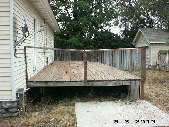 4th image of 202 E 1st Ave