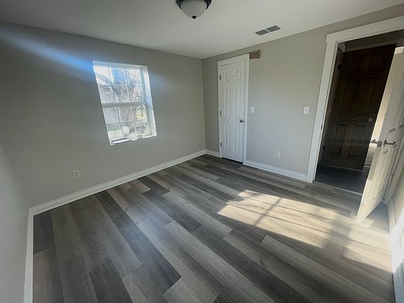 4th image of 310 Birch St