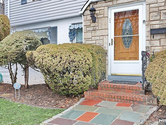 2nd image of 669 Ramapo Rd