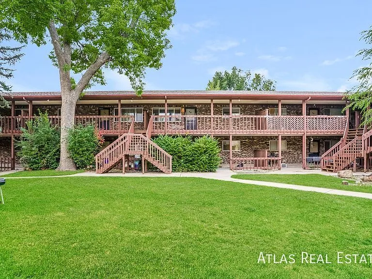 64 Newport Cir #4B — Photo 9