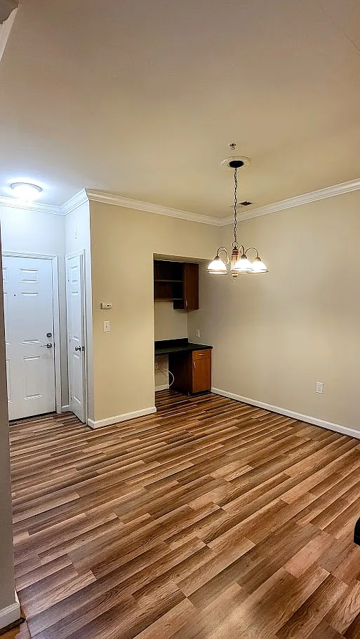 2 bed, 984 sqft, $2,000 — Photo 2