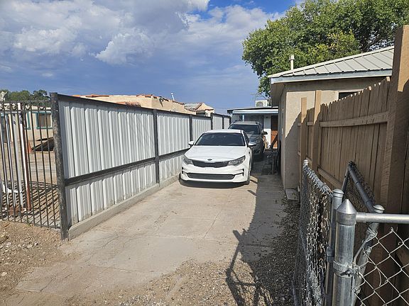 2nd image of 308 La Vega Dr SW