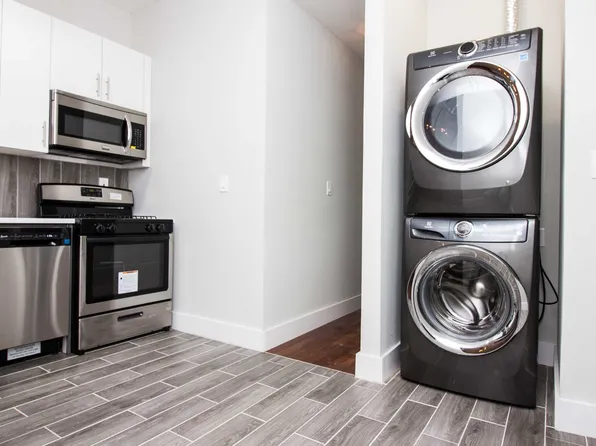 637 Willoughby Avenue image 6 of 9