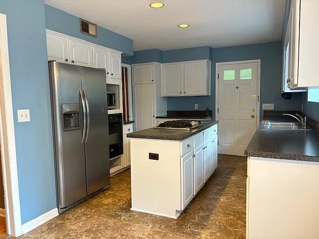 815 Hewett Dr — Photo 5