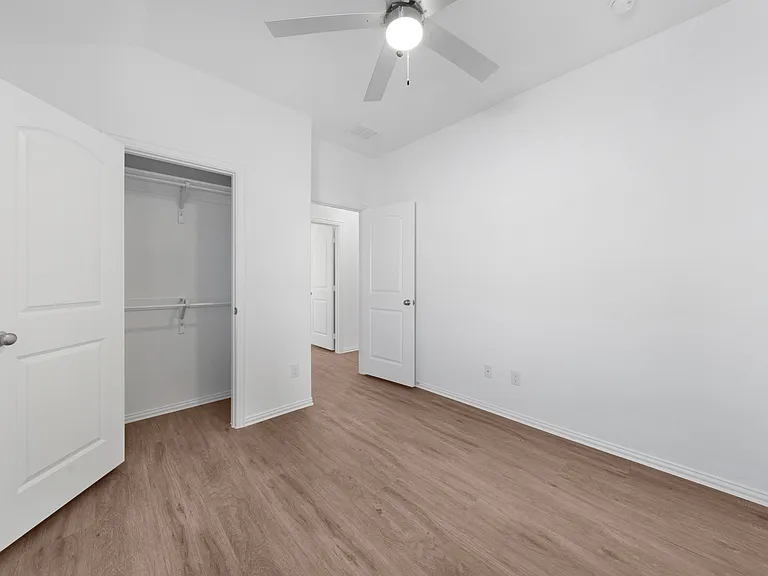 221 Fairmeade Dr — Photo 22