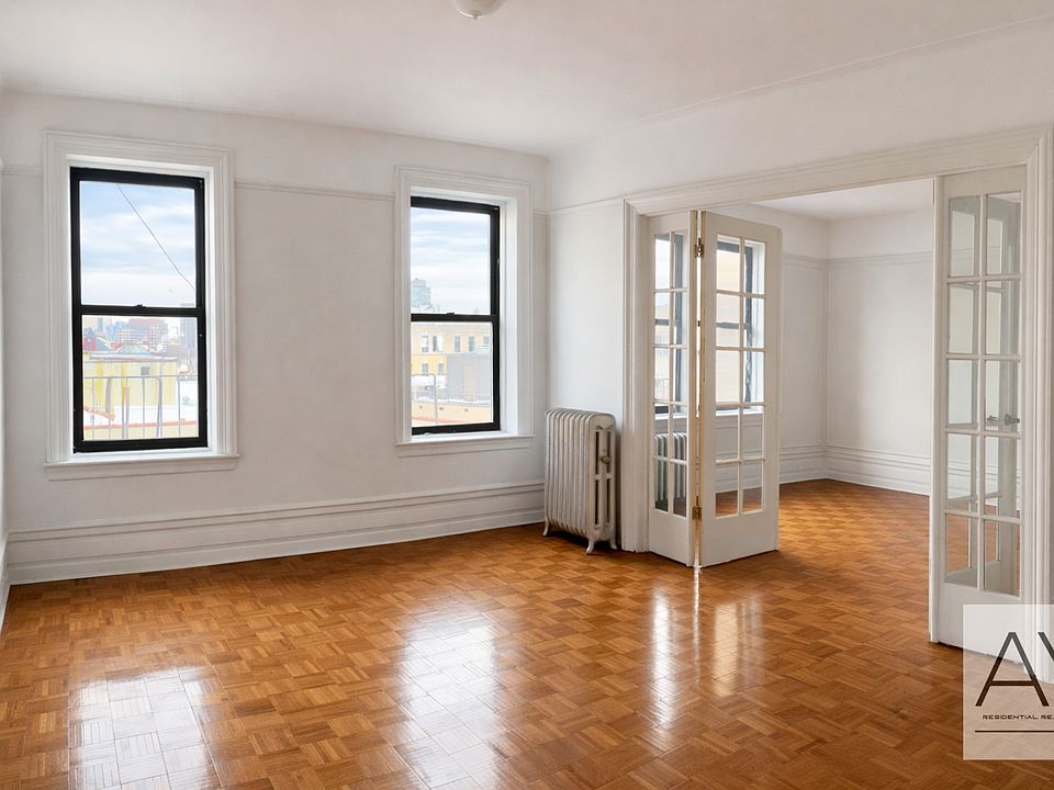 1st image of 285 Saint Johns Pl APT 1
