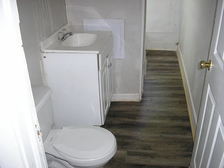 630 Woodford Ave #2 — Photo 5