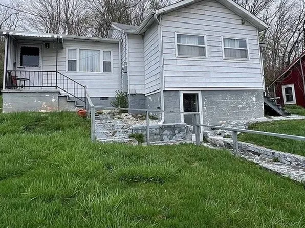 1286 Parkway Dr, Dunbar, WV 25064