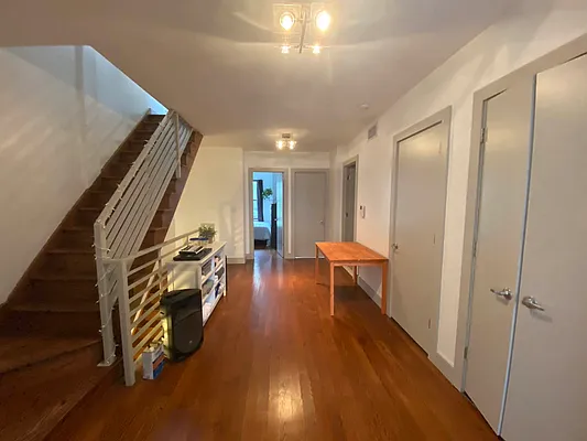 Rented by Premier Metro Realty Corp | media 33