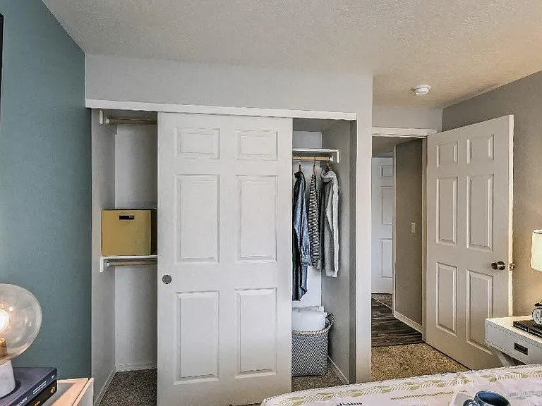 River Pointe Apartments — Photo 31