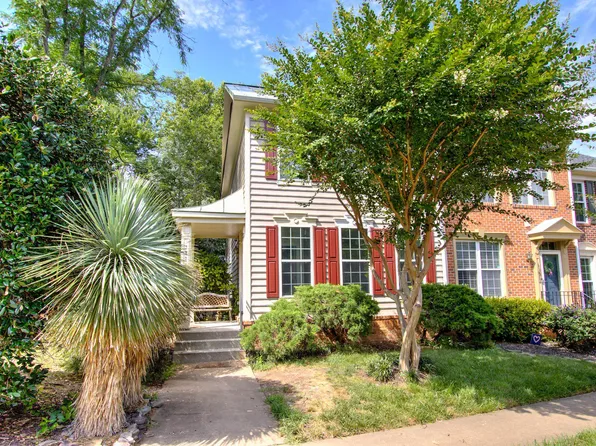 1274 Vintage Pl, Reston, VA 20194