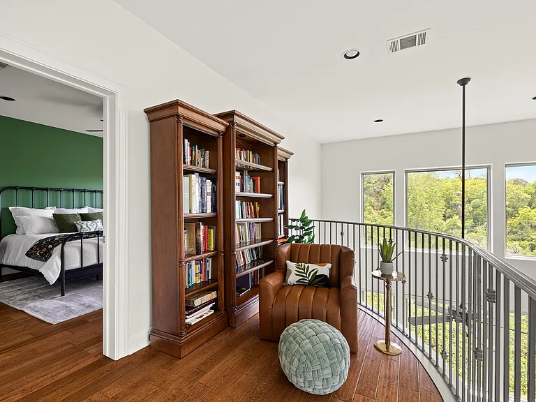 8540 Adirondack Trl — Photo 24