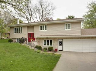 2830 Saratoga Dr, Waterloo, IA 50702