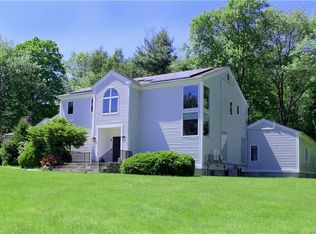 108 Comstock Hill Ave, Norwalk, CT 06850