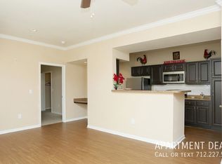 3289 Walnut Bend Ln #536, Houston, TX 77042