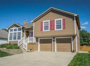 1002 Raven Dr, Greenwood, MO 64034