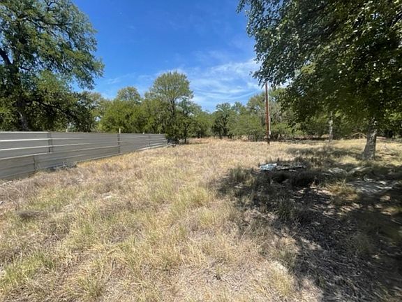 3rd image of 2807 Kingscircle Dr