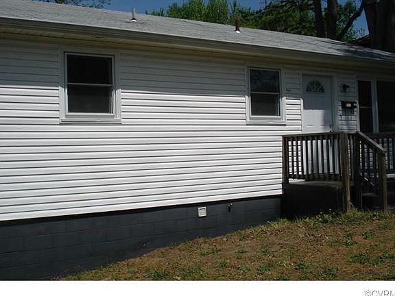 2nd image of 521 St Andrew St