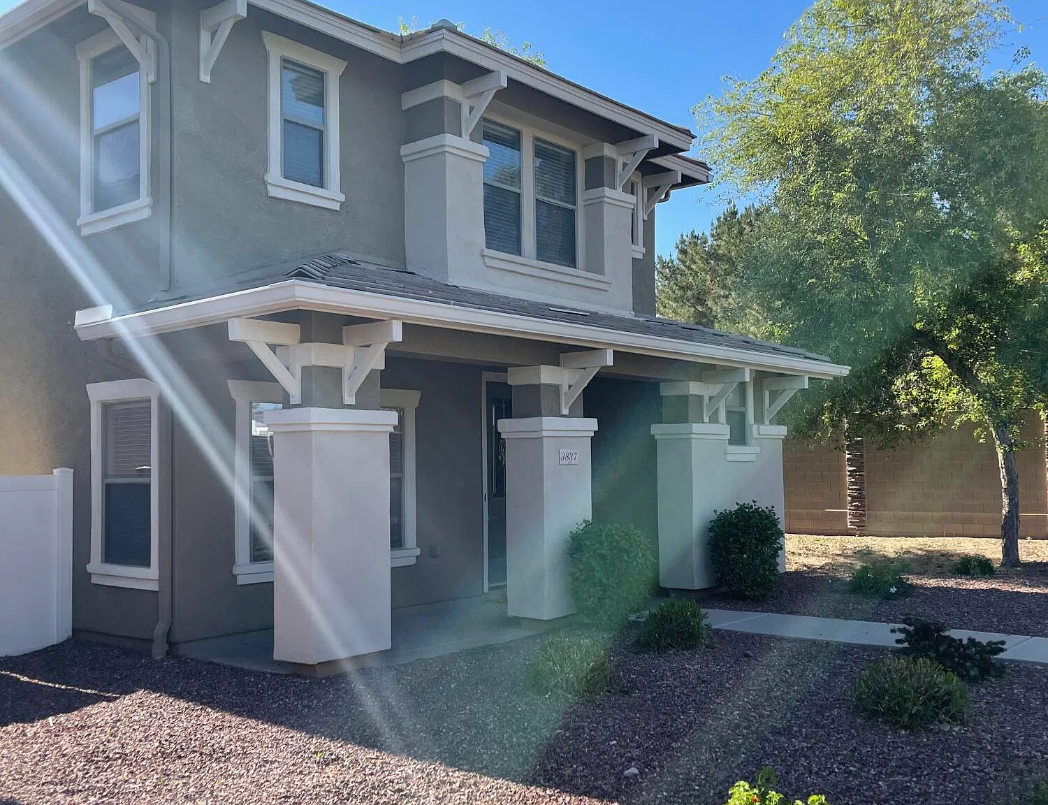 3 bed, 2.5 bath, 1816 sqft, $2,300 — Photo 2