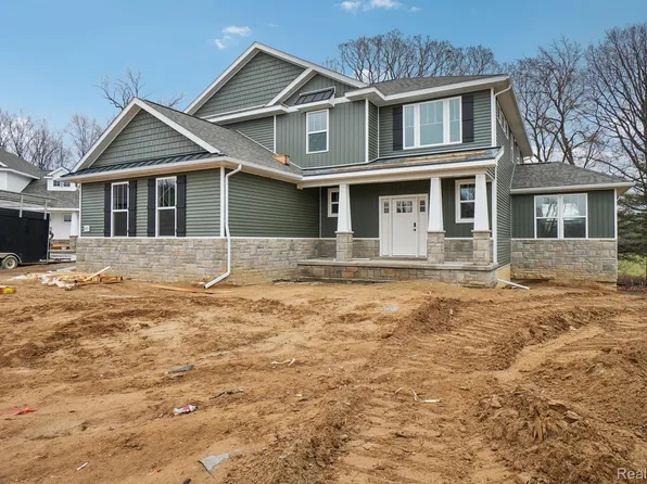 680 Birkdale Dr, Howell, MI 48843
