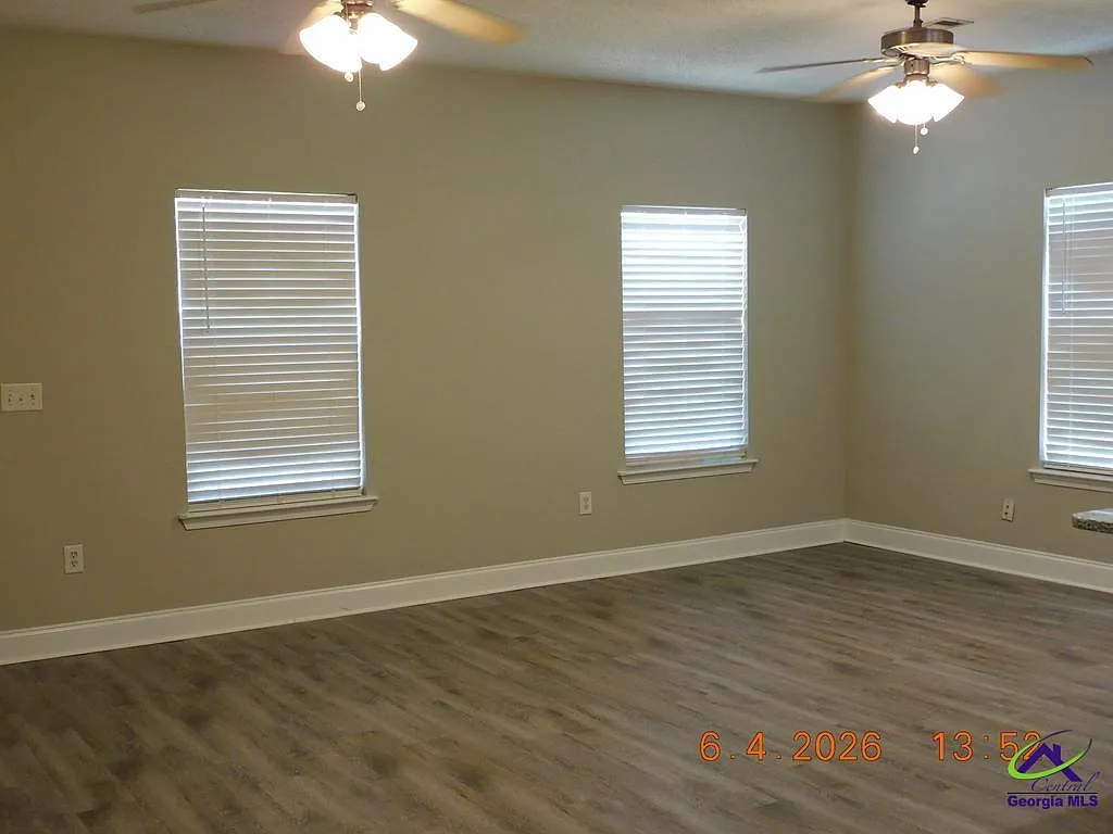 2 bed, 2.0 bath, 1250 sqft, $1,375 — Photo 3