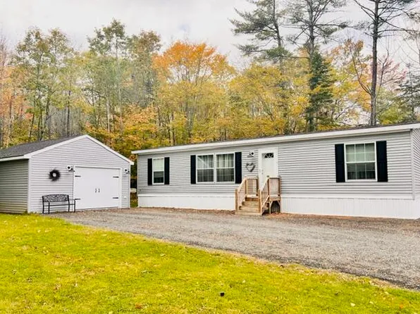 105 Pineland Drive, Winthrop, ME 04364