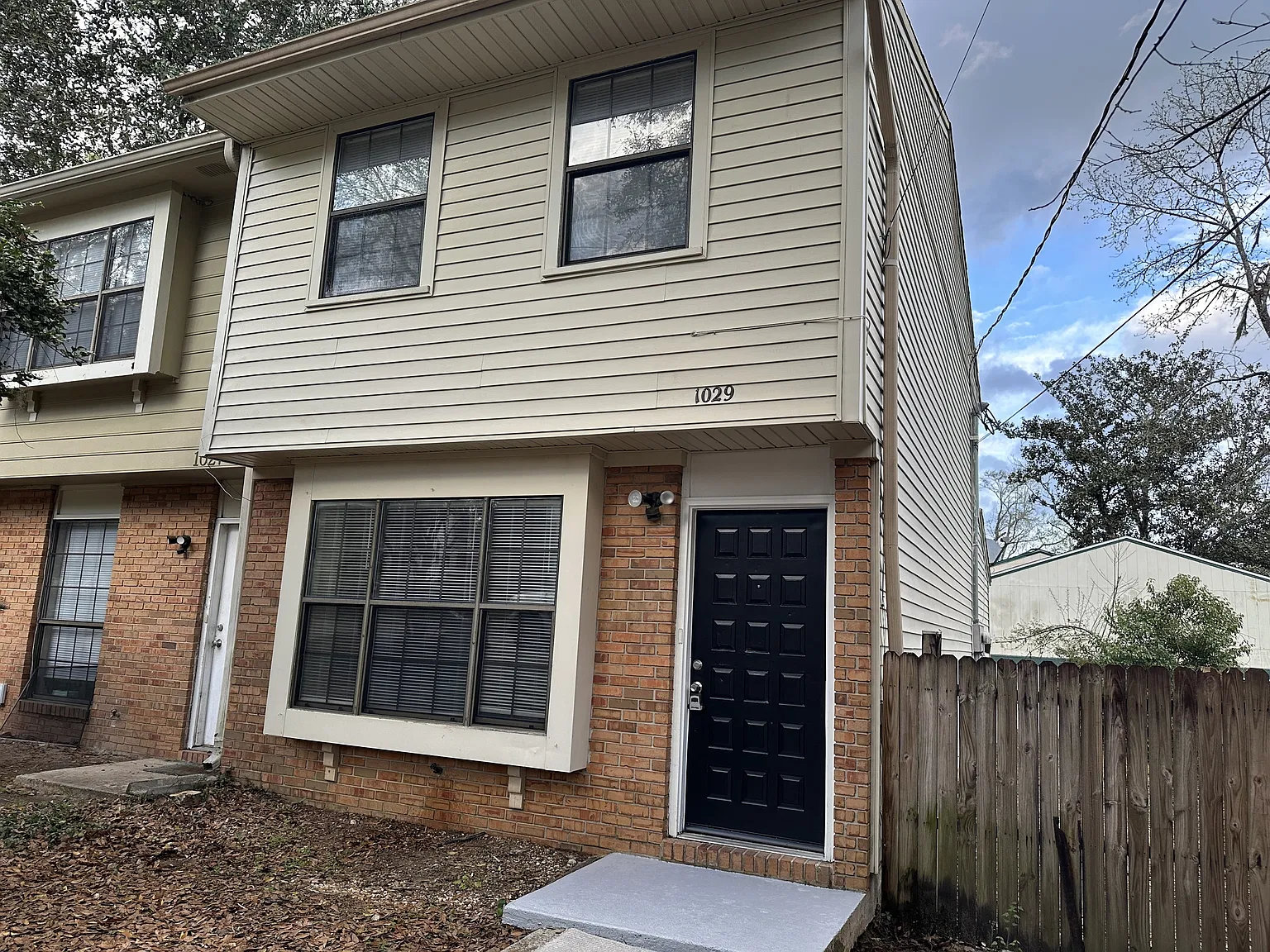 1029 Sutor Rd - 1029 — Photo 1
